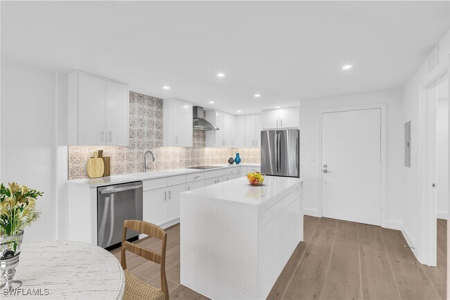 Building Photo - 1085 Forest Lakes Dr
