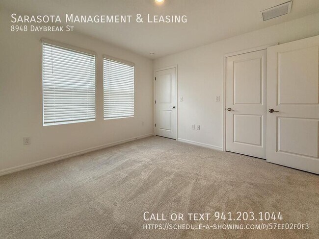 Building Photo - 8948 Daybreak St