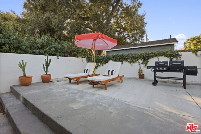 Building Photo - 251 N Encinal Ave