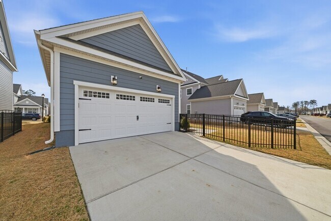 Building Photo - 2238 Sanibel Ln