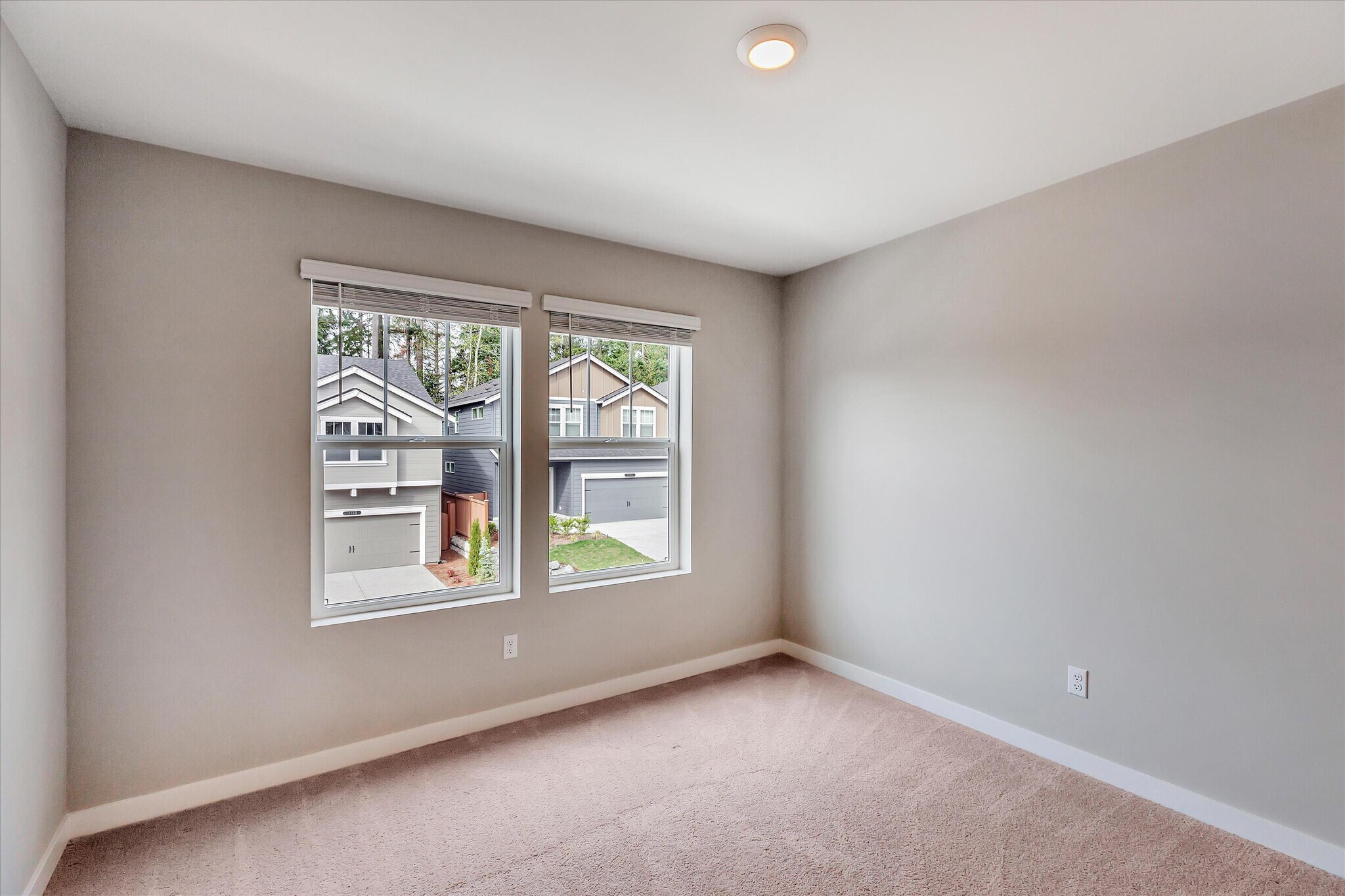 Building Photo - 18825 13th Ave W