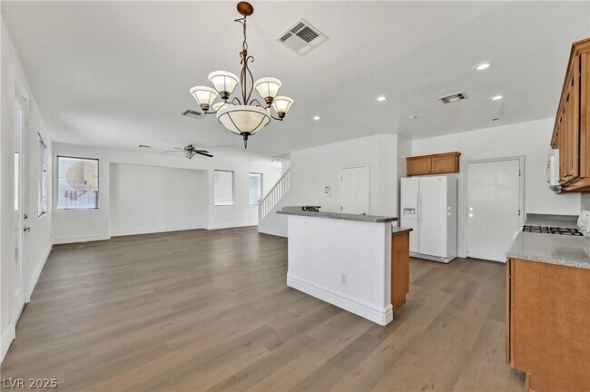 Building Photo - 6632 Babys Tear Pl