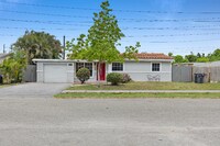 Building Photo - 2918 N 58th Ave