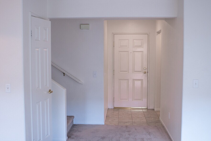 Main Entry - 1953 Marie Ave