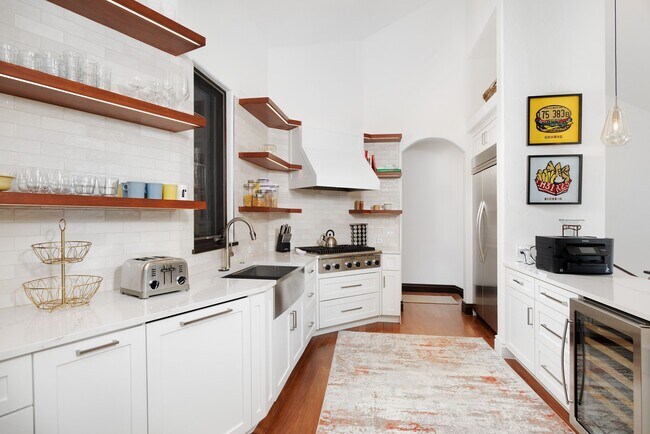 Building Photo - 875 Horse Ranch Dr