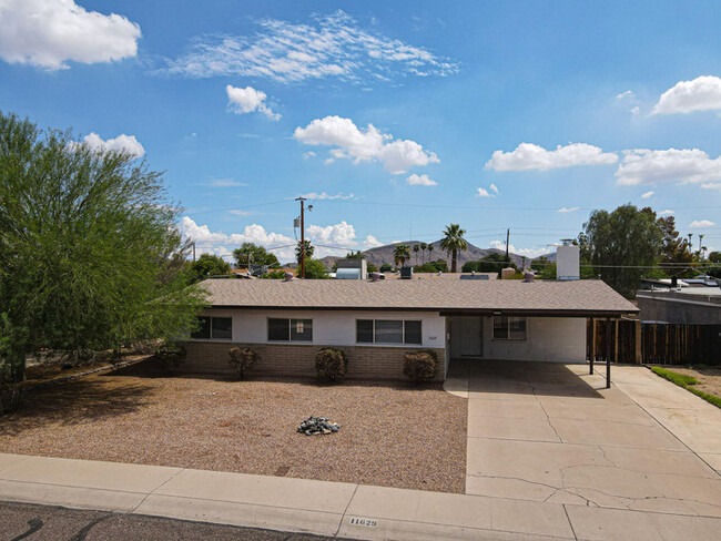 Building Photo - 3bed/1.5bath House at 35th Ave. & Cactus! ...