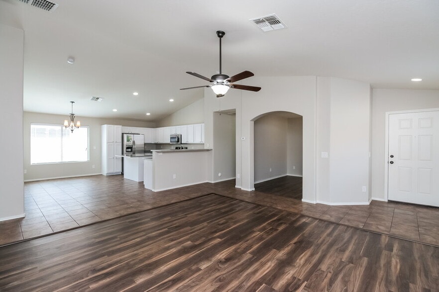 Building Photo - 484 W Gascon Rd