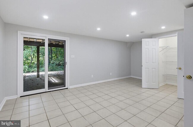 Building Photo - 7779 Chatfield Ln