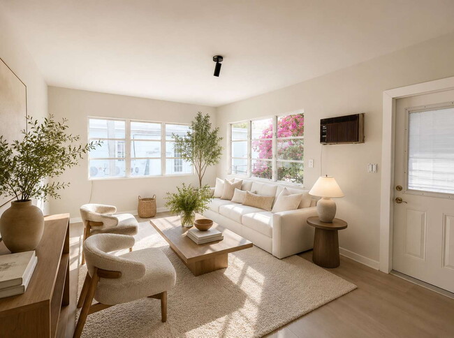 Building Photo - "Spacious 2-Bed, 2-Bath Oasis in Lake Worth Beach - Your Perfect Retreat Awaits!"