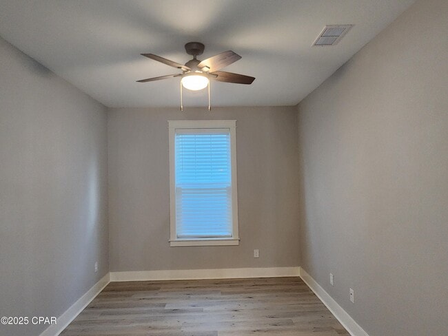 Building Photo - 1083 Harrison Byu Dr