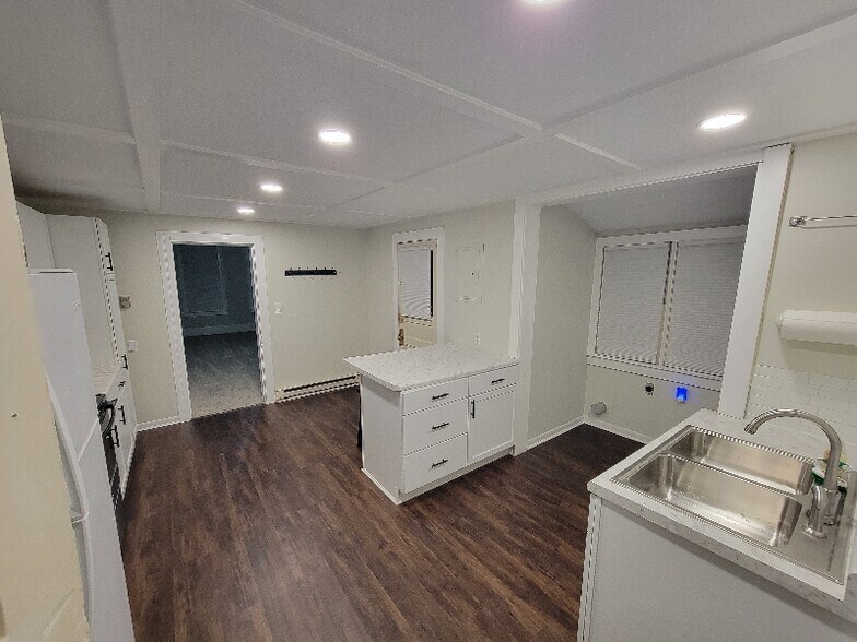 Building Photo - 214 Fulton St