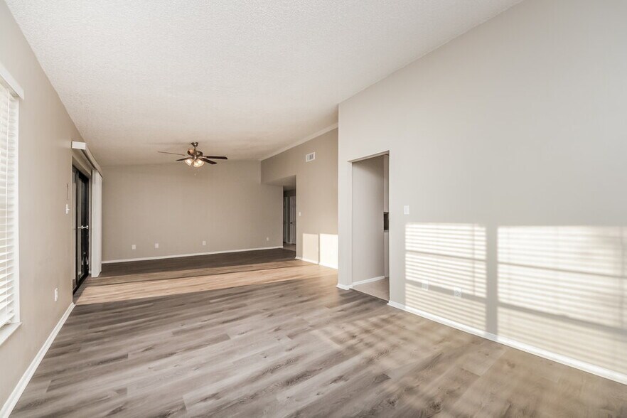 Building Photo - 12020 Sula St