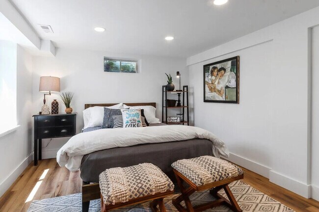 Building Photo - 190 Dewey Ave