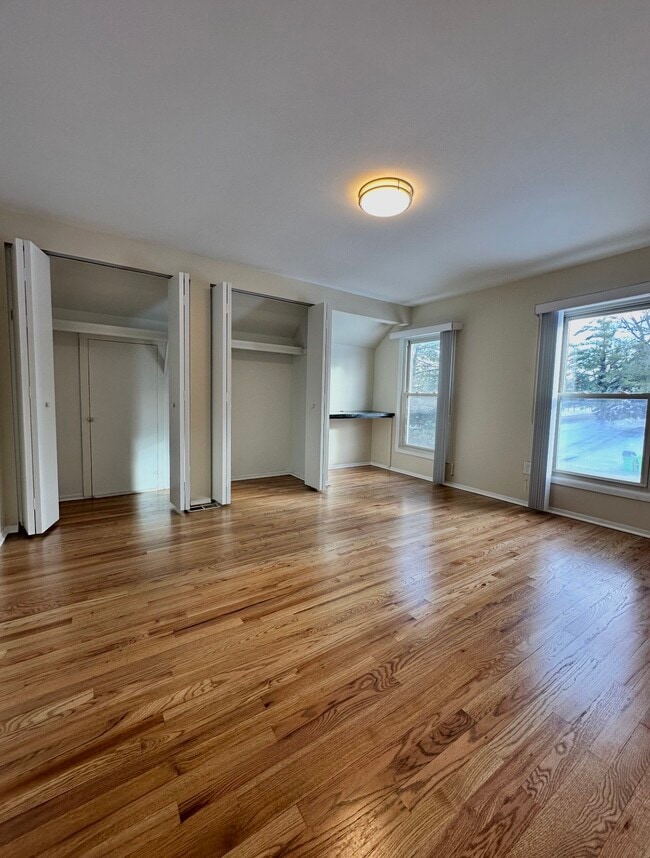 Building Photo - 5285 Hardwoods Dr