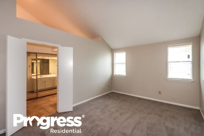 Building Photo - 16602 Quiet Trail Dr