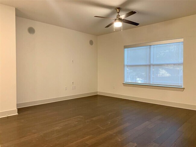 Building Photo - 5625 Belmont Ave