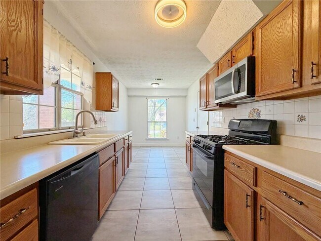 Building Photo - 2901 Inverloch Cir