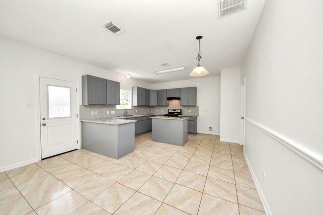 Building Photo - 3526 Cactus Creek Dr