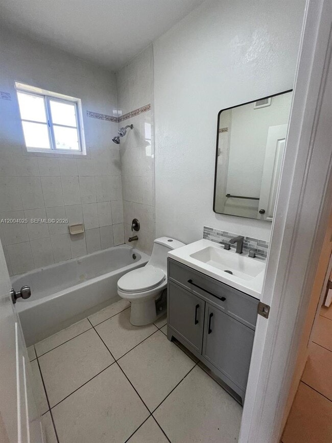 Building Photo - 7570 NW 176th Terrace