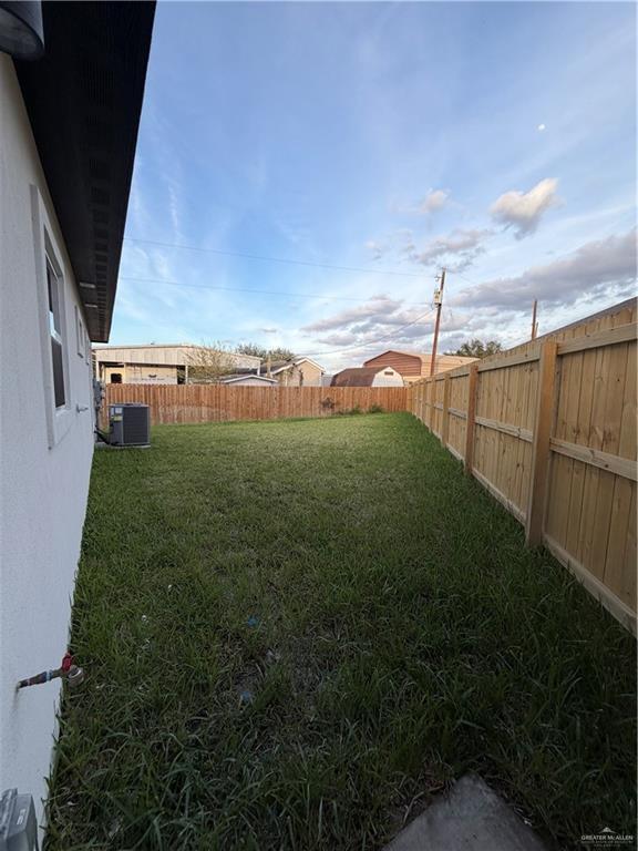 Building Photo - 16 Dragonfly St