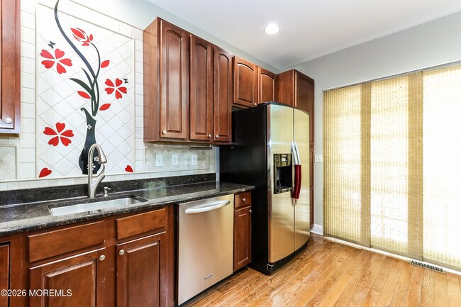 Building Photo - 18 Deepwater Cir