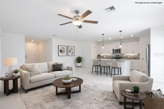 Building Photo - 9913 Jackfruit Ct