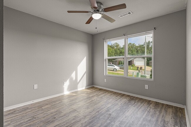 Building Photo - 2533 Judes Ct