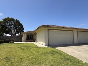 Building Photo - Casa La Canada Townhome