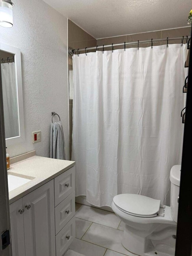 Building Photo - 1408 S Adams Ave