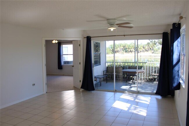 Building Photo - 2602 Waterford Way