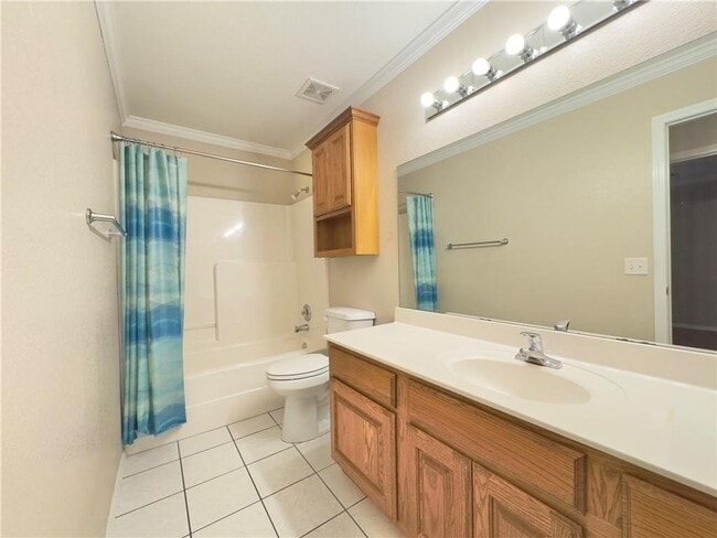 Building Photo - 4901 Roxbury Way