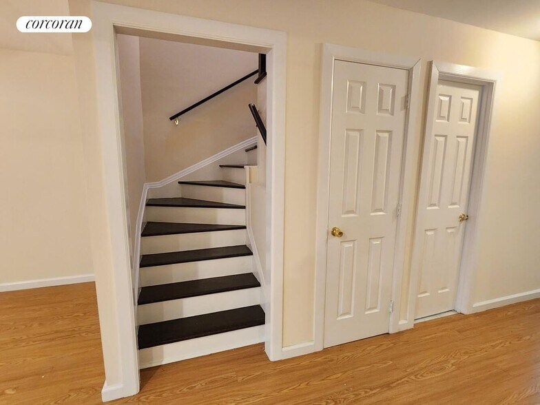 Building Photo - 336 Howe Ave