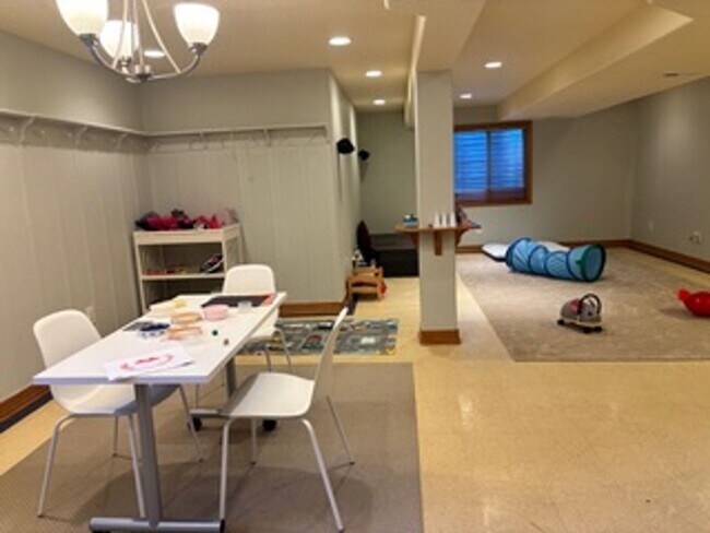 Building Photo - 815 Trail Ridge Dr