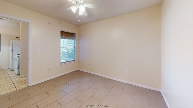 Building Photo - 529 Southwest PKWY Unit 102
