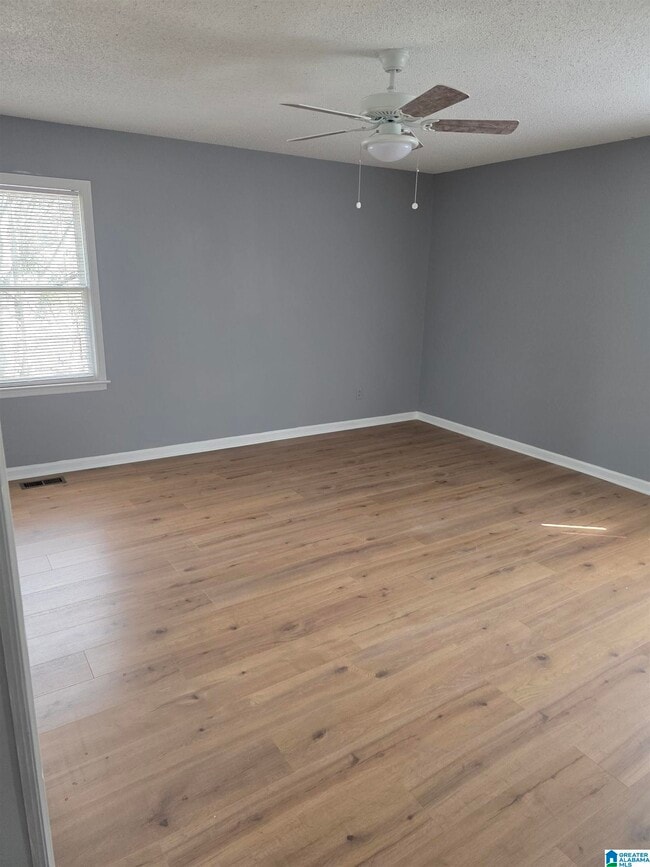 Building Photo - 529 Camellia Rd