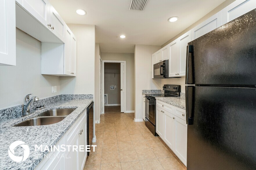 Building Photo - 3203 34th St SW