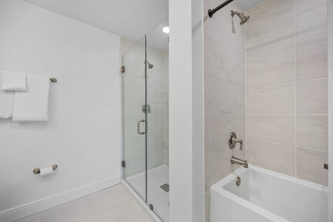 Building Photo - 701 Pilot Ln