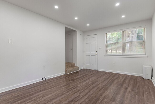 Building Photo - 53 Faris Cir