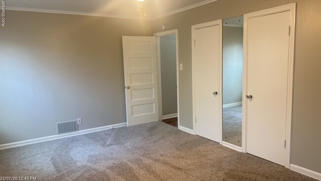 Building Photo - 3200 S Hills Ave