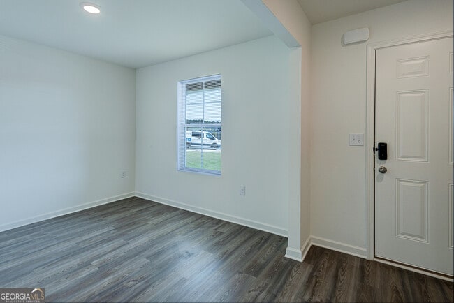 Building Photo - 322 Foxtrot Trl