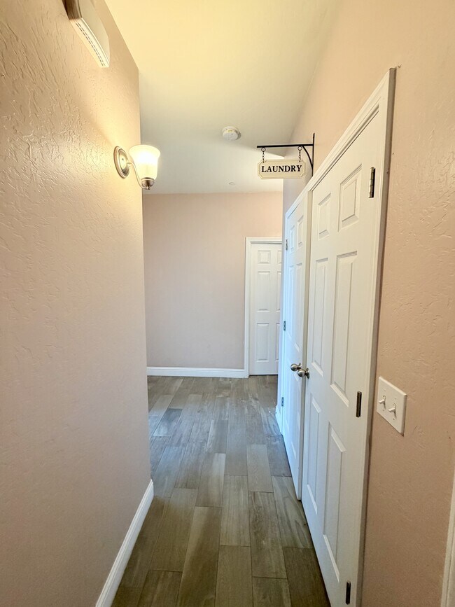 Building Photo - 1736 Berry St