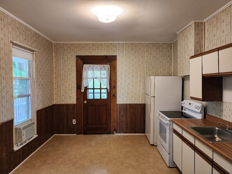 Building Photo - 3229 3rd St