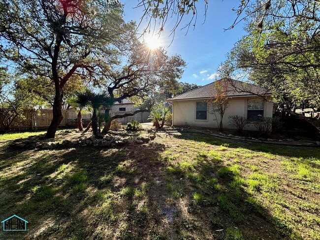 Building Photo - Delightful Single-Story 3 Bed/2 Bath Home ...