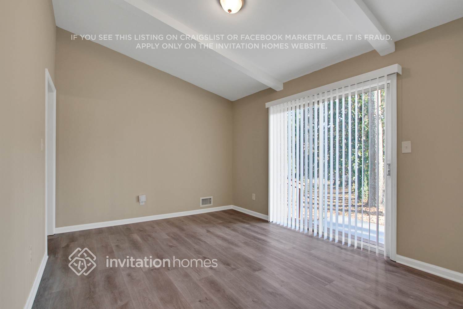 Building Photo - 5801 Oakleaf Dr