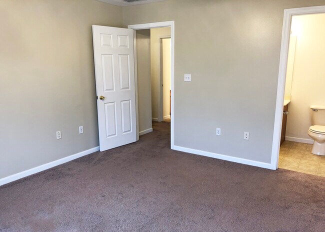 Master BR - 14 Silver View Ct