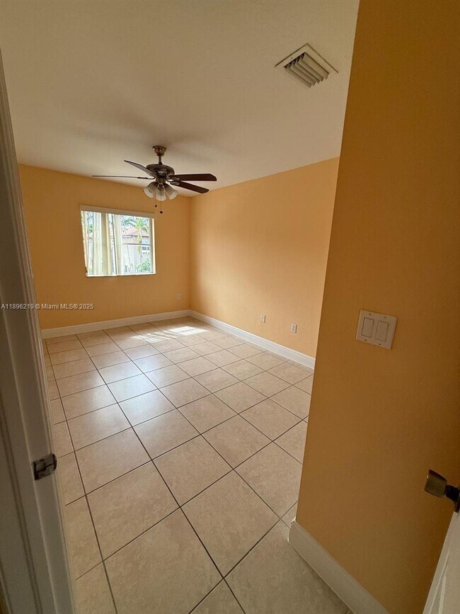 Building Photo - 8899 SW 220th Ln
