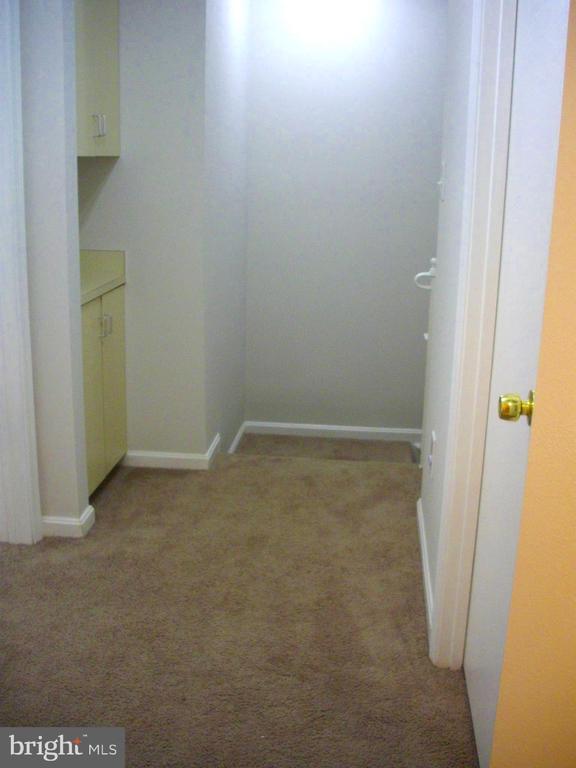 Building Photo - 3943 Collis Oak Ct