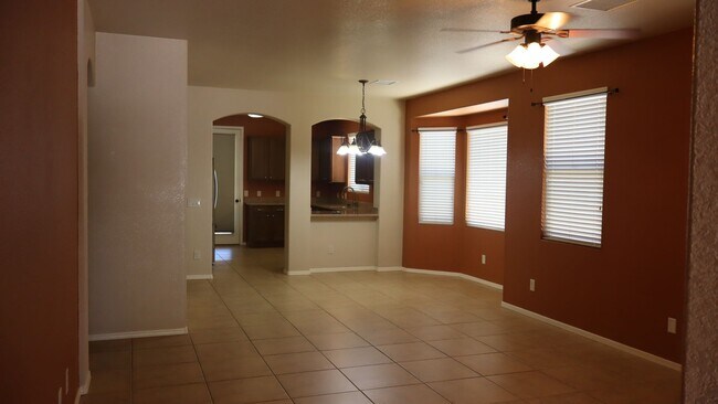 Building Photo - 4 Bedroom