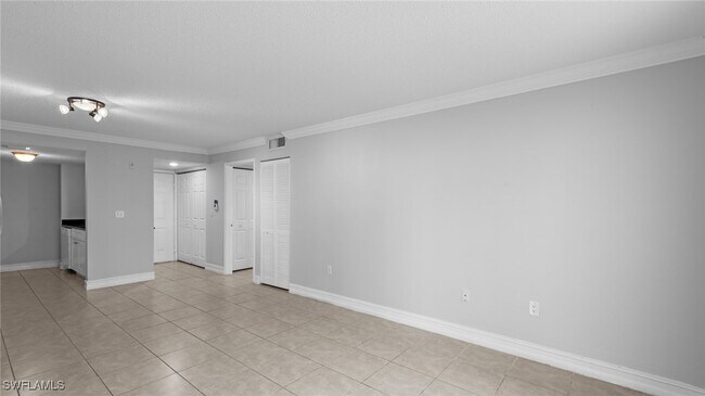 Building Photo - 3421 Winkler Ave