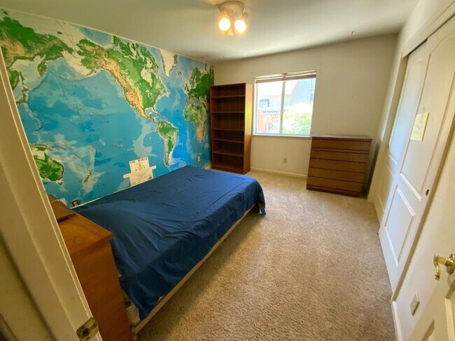 Building Photo - 3-bedroom, 2-bath home in the desirable Northwest Yuba City